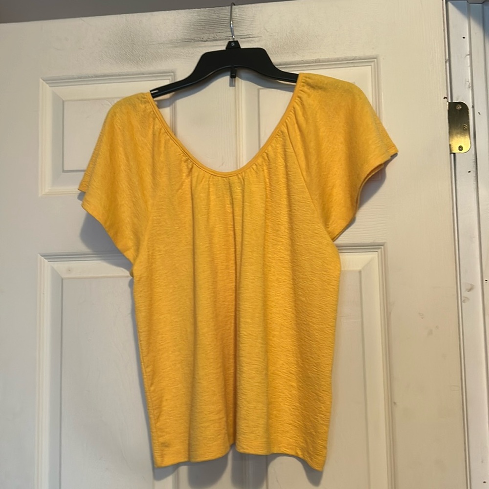 Banana Republic Gold Scoop Neck Top Size Medium